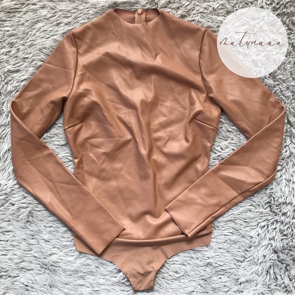 Skims Faux Leather Mock Neck Bodysuit in Sienna M - Picture 2 of 5